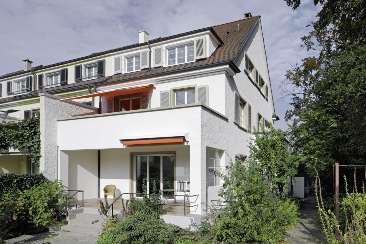 Hofansicht nach Renovation von Architekturbüro Forsberg in Basel
