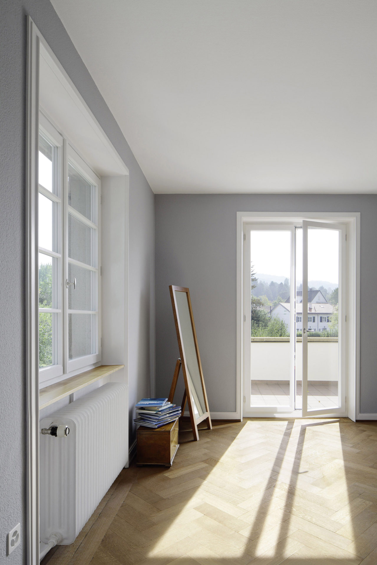 Schlafzimmer nach Renovation von Architekturbüro Forsberg in Basel