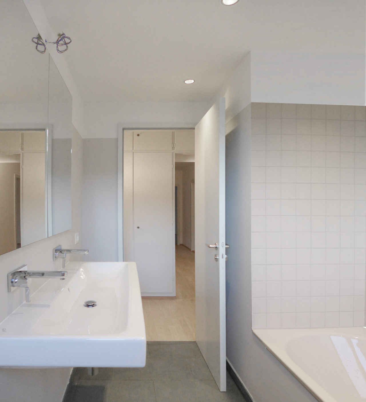 Bad im 1./2.Obergeschoss nach Umbau und Renovation von Architekturbüro Forsberg in Basel