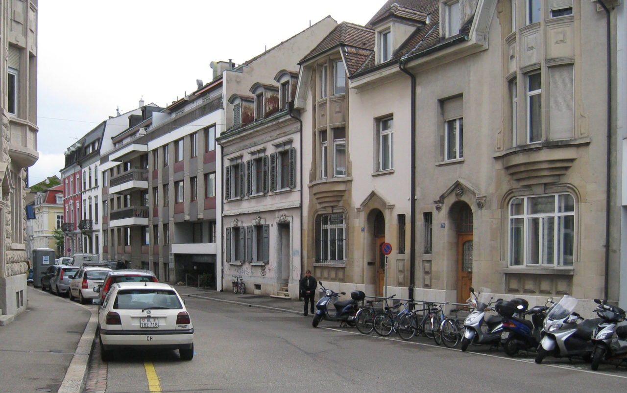 Strassenansicht vor Umbau und Ausbau (Dachausbau)von Architekturbüro Forsberg in Basel