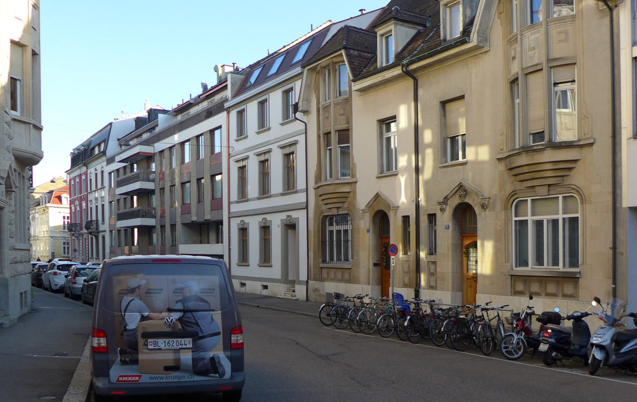 Strassenansicht nach Umbau und Ausbau (Dachausbau)von Architekturbüro Forsberg in Basel