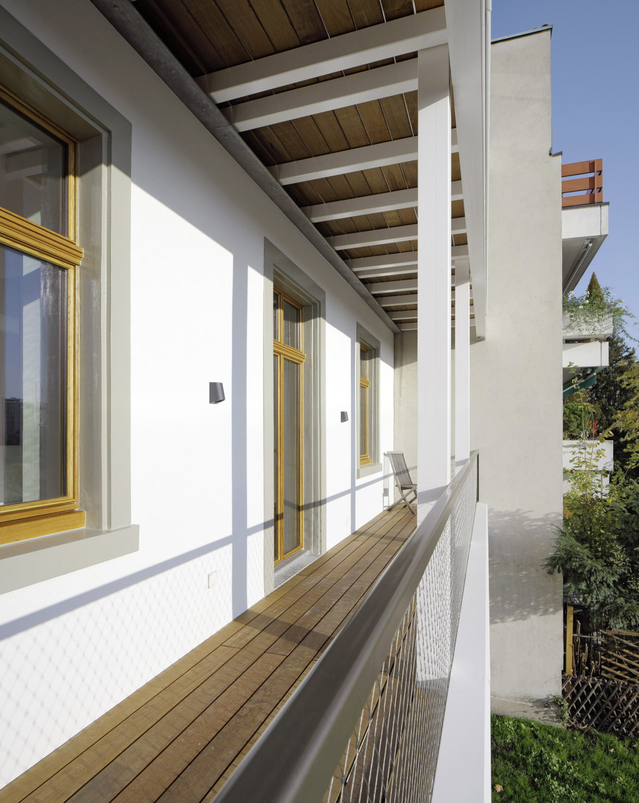 Neue hofseitige Balkone nach Umbau und Ausbau (Dachausbau)von Architekturbüro Forsberg in Basel